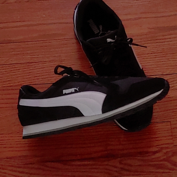 Puma Runners - Picture 2 of 6